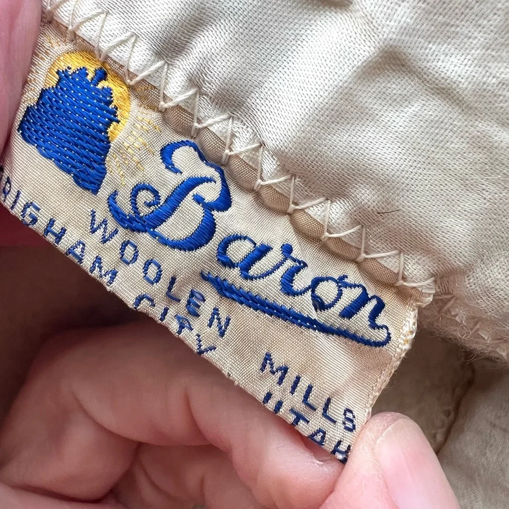 Vintage 1940’s Baron Woolen Mills blanket With Brand 7’ x 6.5’ Cabincore Western